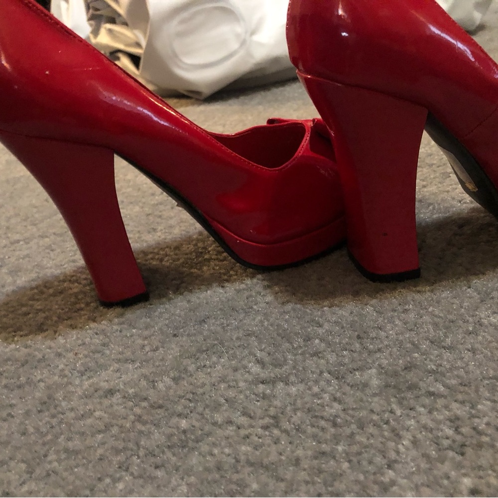 Heels - Picture 2 of 4